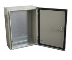 Gabinete de Acero IP66 Uso en Intemperie (300 x 400 x 200 mm) con Placa Trasera Interior de Metal y Compuerta Inferior Atornillable (Incluye Chapa y Llave T).